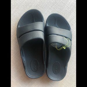 OOFOS OOahh Slide Sandal